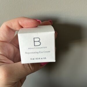 Beautycounter rejuvenating eye cream